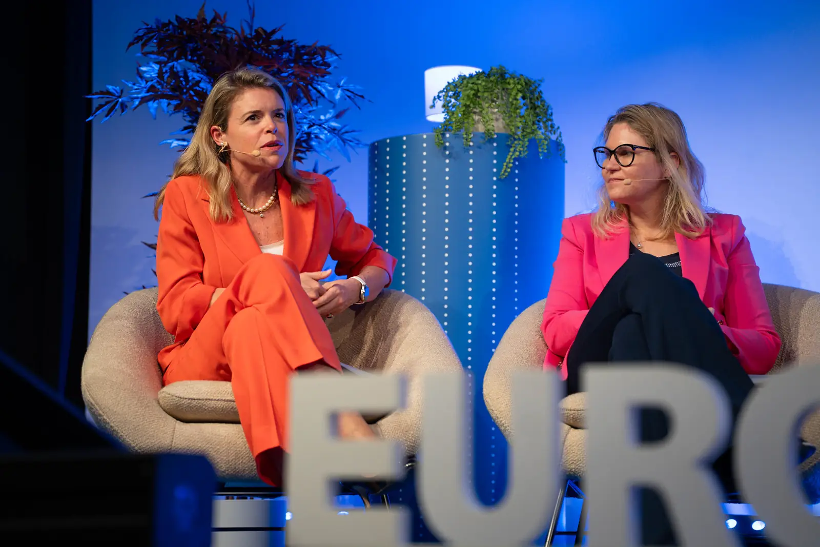 Two speakers in conversation behind the EUROPE&rsquo;S CHOICE letters